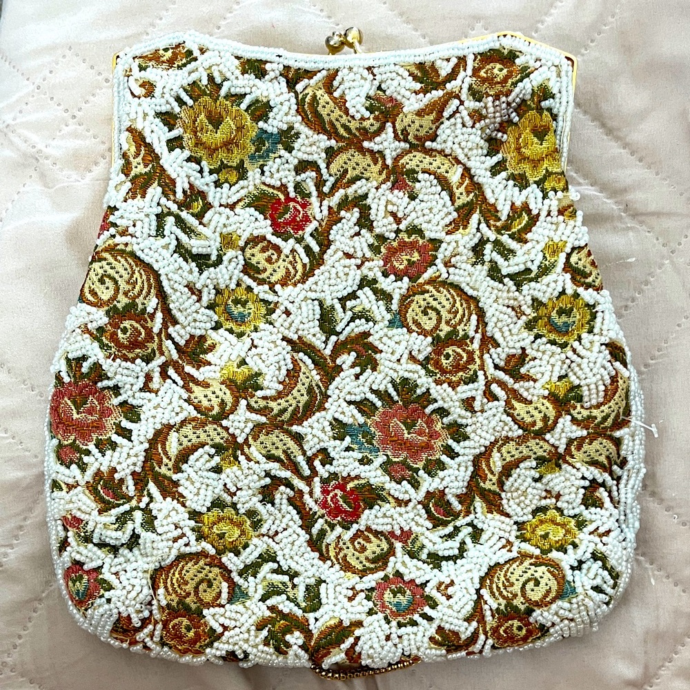 Vintage Walborg 1950’s-60’s Made in Hong Kong Hand Beaded Purse.